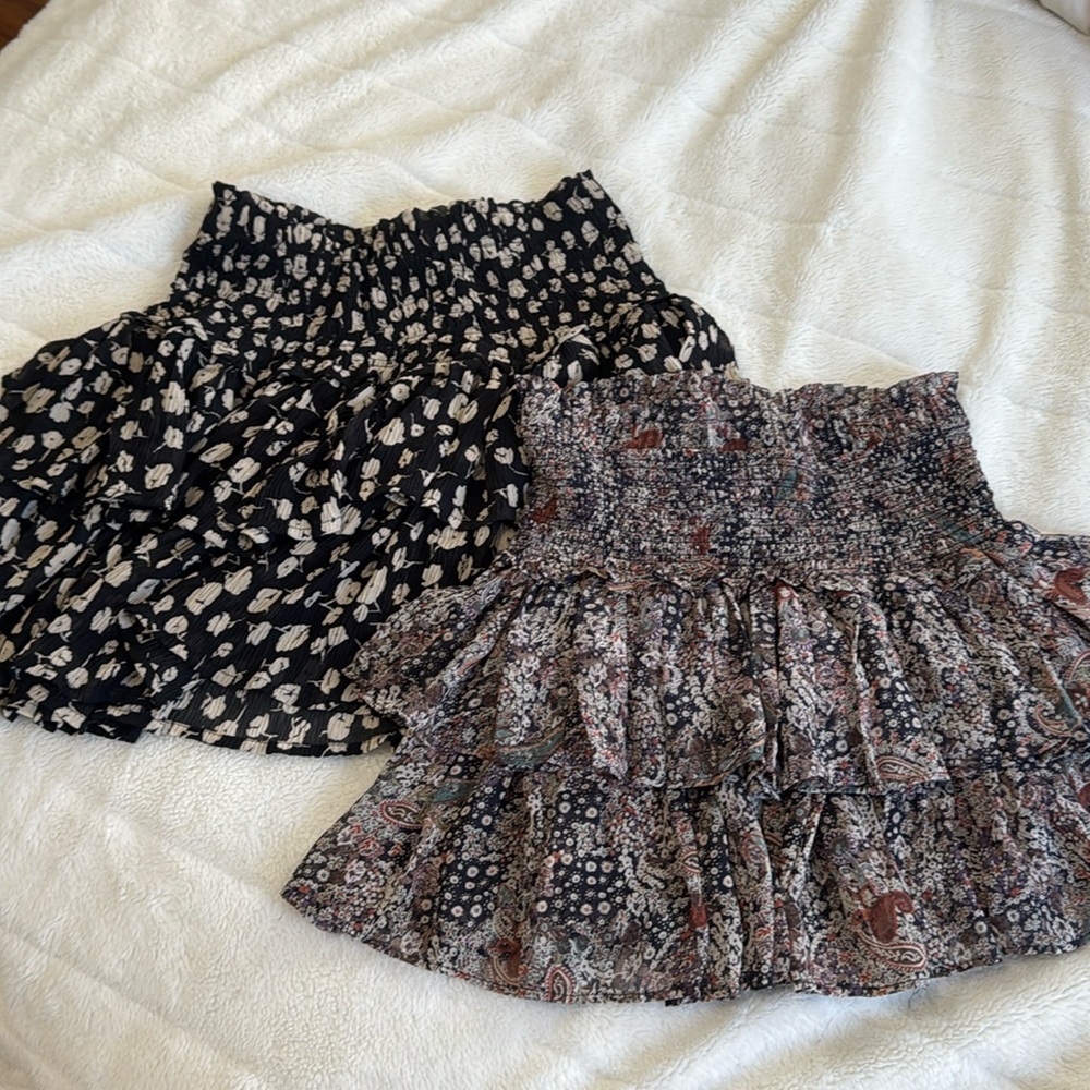2 Pack floral mini skirts